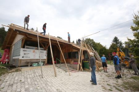 PRENOVA STREHE BK TIČNICA RAKEK 05 FOTO LJUBO VUKELIČ
